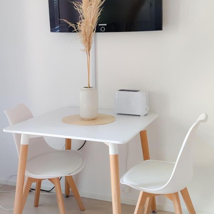 New Studio Pastel Near Helsinki Airport In Kivistoe 万塔 外观 照片